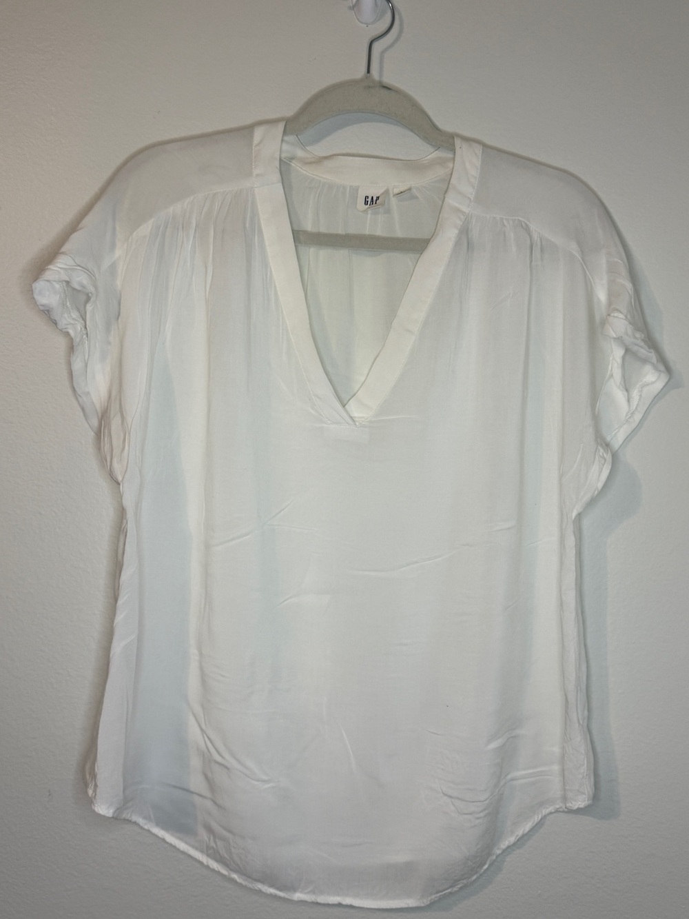 GAP Cream V-Neck Short Sleeve Blouse